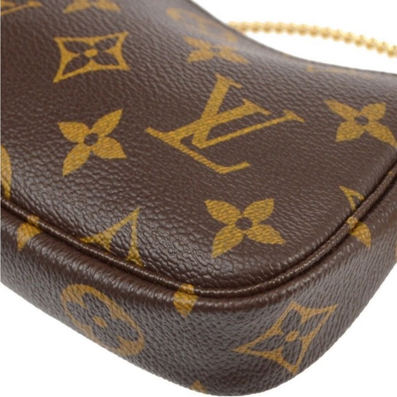 Louis Vuitton Mini Pochette - Picture 3 of 13